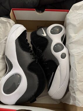 Nike Air Zoom Flight 95 🖤🩶
OG Black Metallic Silver